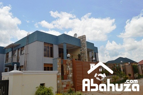 A FURNISHED 3 BEDROOM HOUSE FOR RENT IN KIGALI GACURIRO