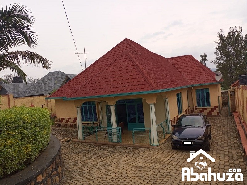 A 5 BEDROOM HOUSE FOR SALE IN KIGALI AT KAGUGU