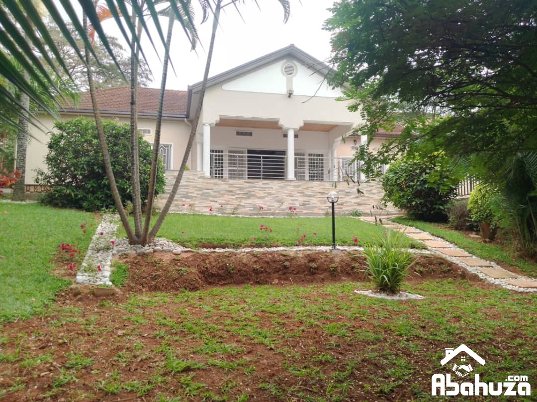 AN UNFURNISHED 4 BEDROOM HOUSE FOR RENT IN KIGALI AT KIYOVU
