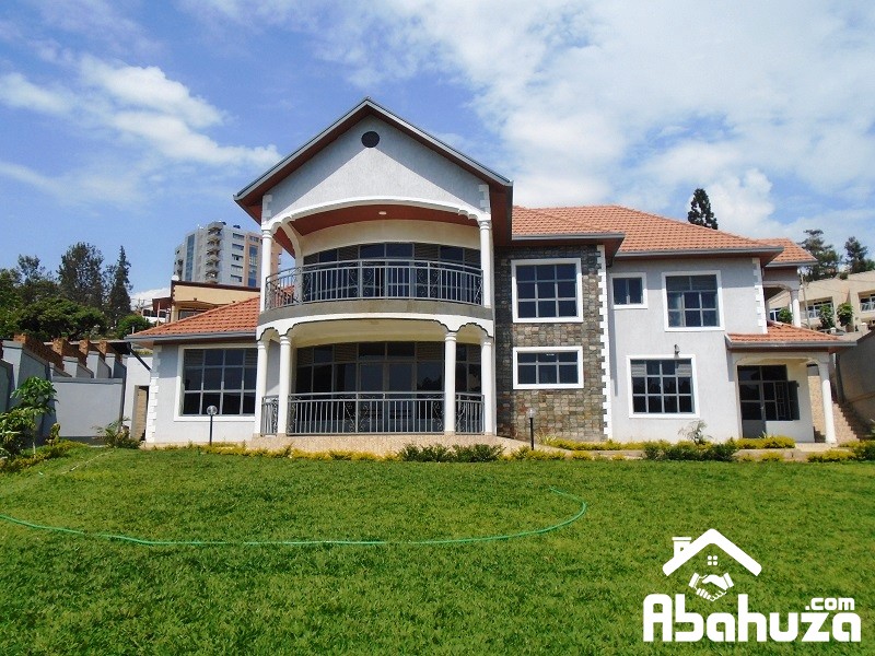 A NICE 4 BEDROOM HOUSE FOR RENT IN KIGALI AT RUGANDO WITH SPACIOUS GARDEN