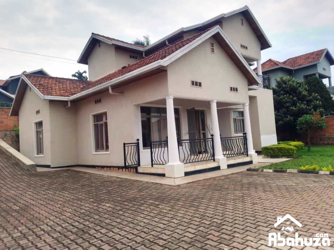 A FURNISHED 4 BEDROOM HOUSE FOR RENT IN KIGALI AT GACURIRO