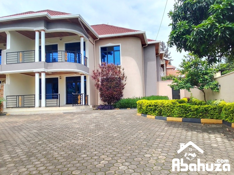 A FURNISHED  4 BEDROOM HOUSE FOR RENT IN KIGALI AT GACURIRO
