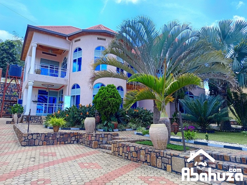 A nice house of 6bedrooms for sale in Kigali at Kibagabaga