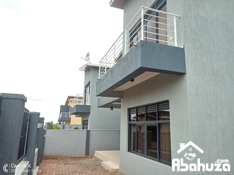 A 4 BEDROOM HOUSE FOR SALE IN KIGALI AT REBERO