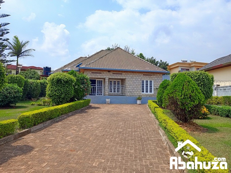 A furnished house of 3 bedrooms for rent in Kigali at Gacuriro