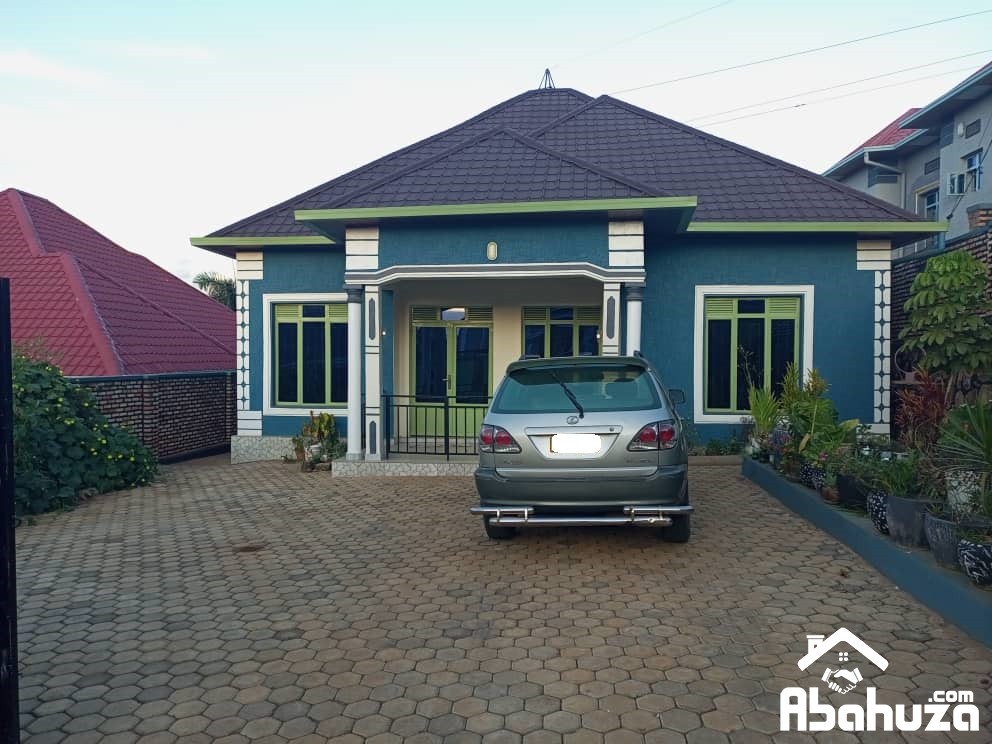 A 4 BEDROOM HOUSE FOR SALE IN KIGALI AT KANOMBE NEAR MULINDI