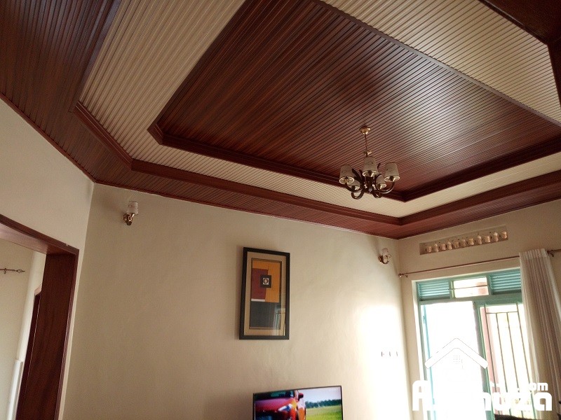 8. Ceiling view